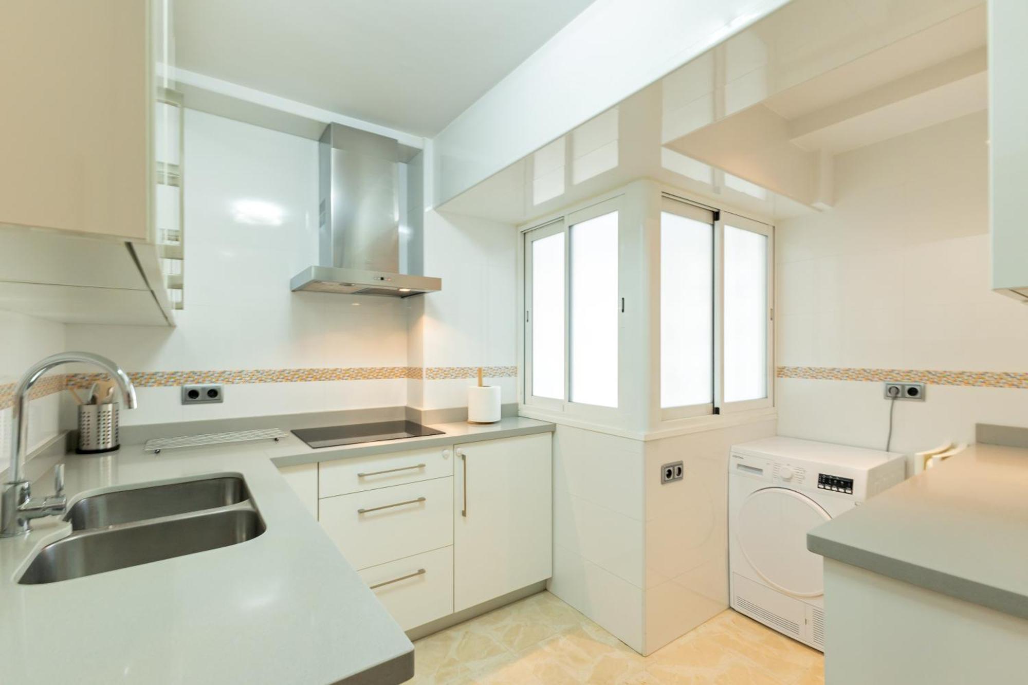Charming 3 Bedroom Apartment At Triana Center By Oui Севиля Екстериор снимка